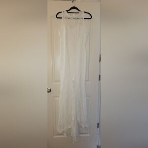 TaylorMade Elegant White Lace Wedding Dress Size Large Beautiful Detail